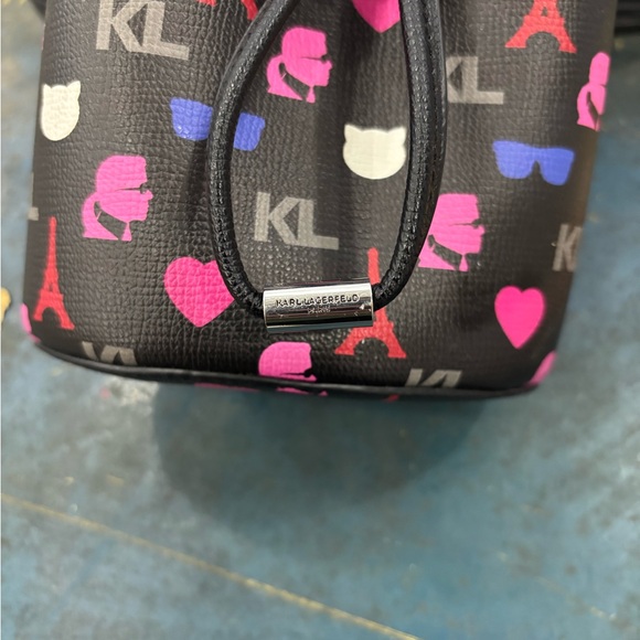 Karl Lagerfeld Maybelle Crossbody bucket bag - Picture 3 of 5